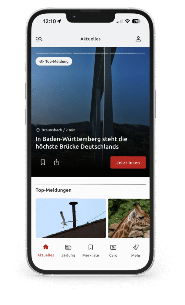Die Schwäbische App ist auf einem Smartphone geöffnet und zeigt die regionalen News.